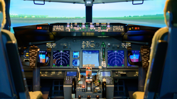 The Role of Technology in Modern Flight Training