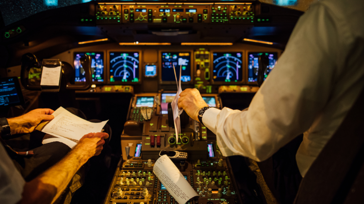 Night Flying Challenges and How Pilots Overcome Them